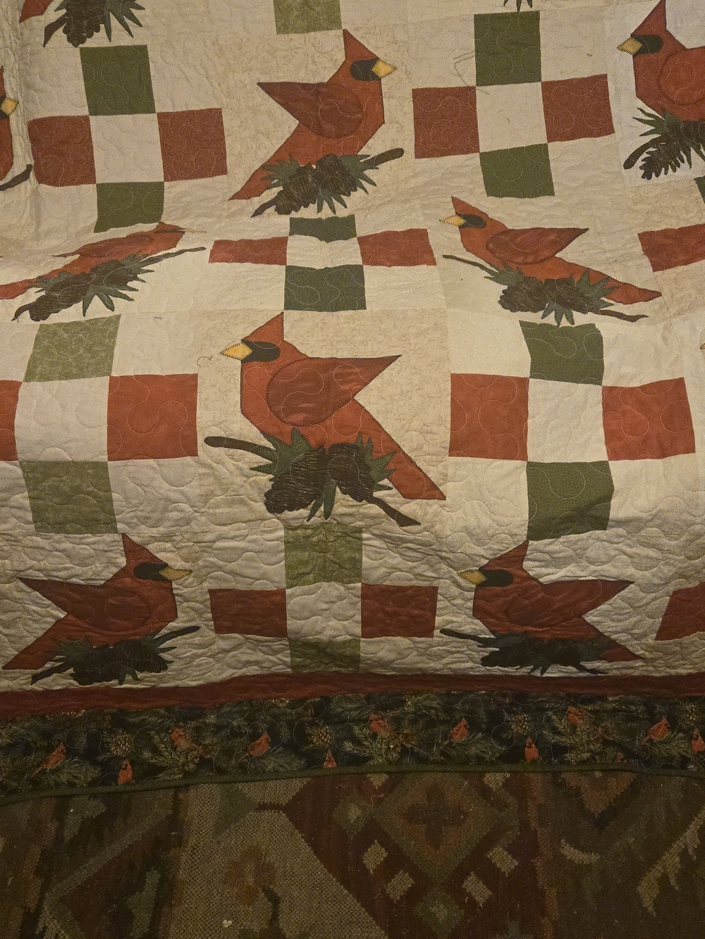 Handmade christmas Cardinal Patchwork Quilt - Red and Green Home Bedding - Picture 2 of 10